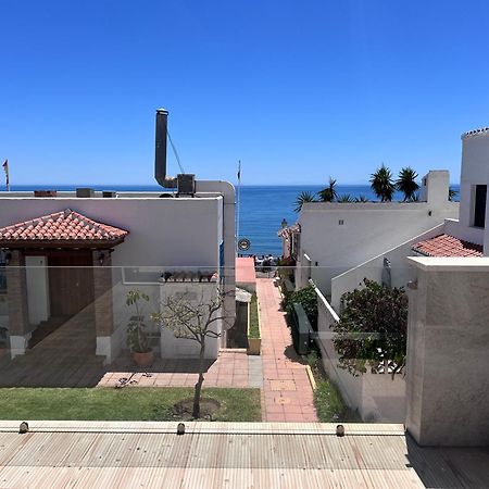Pirata Bungalow Sea Front Estepona Exterior photo
