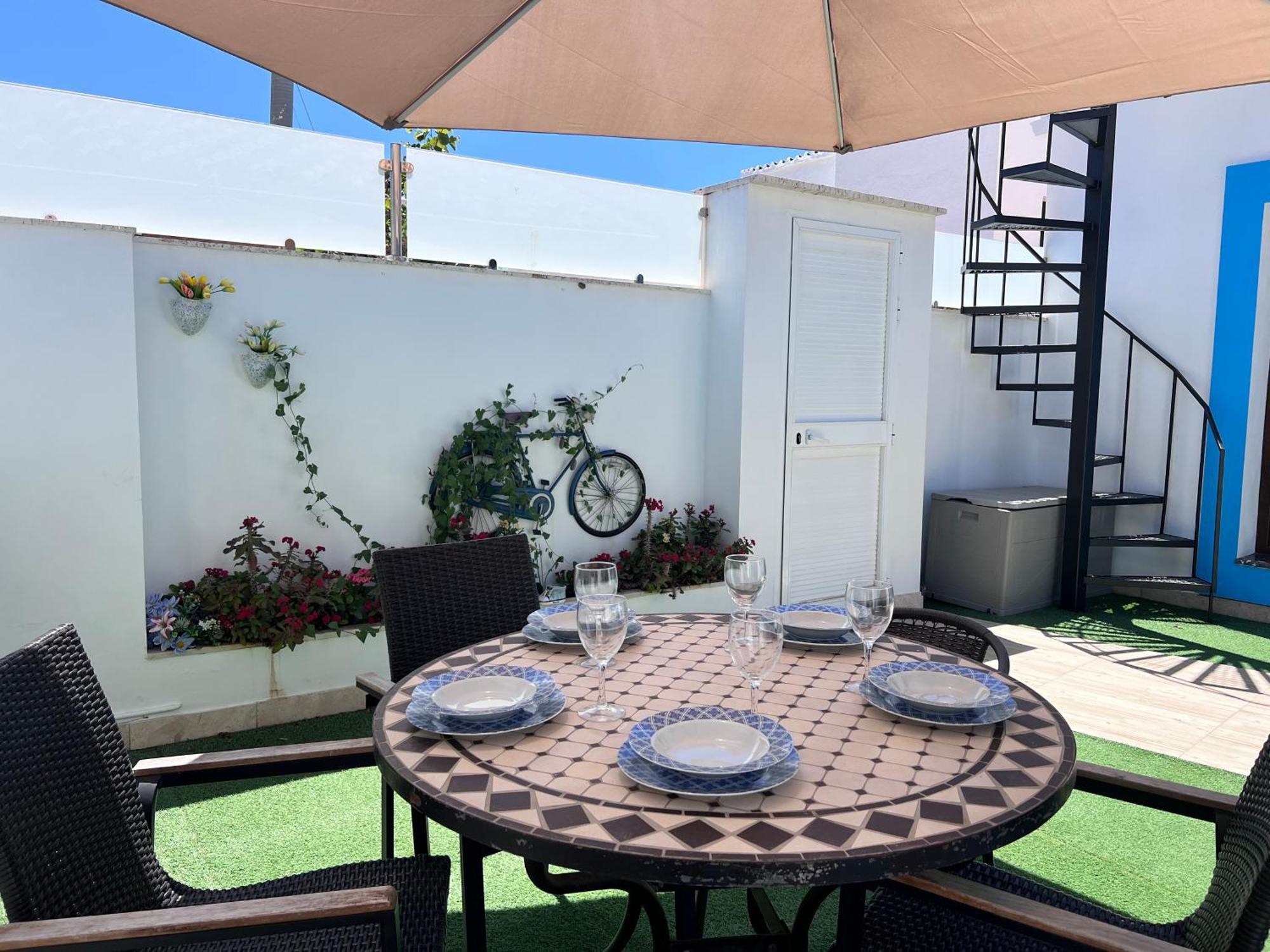 Pirata Bungalow Sea Front Estepona Exterior photo