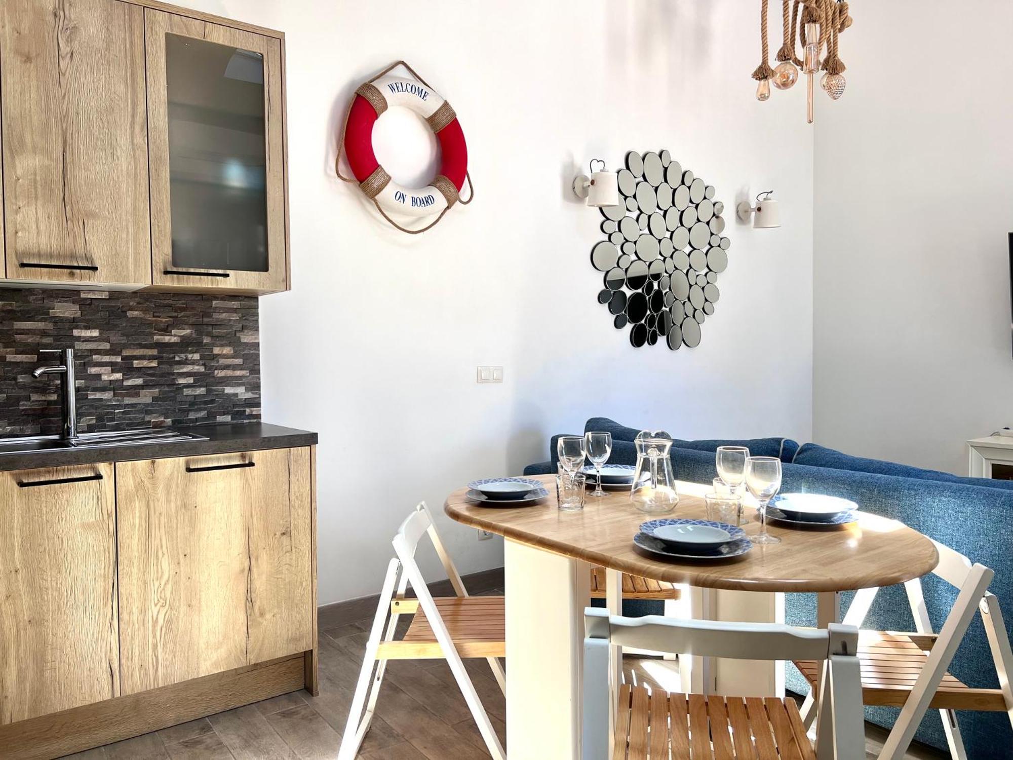 Pirata Bungalow Sea Front Estepona Exterior photo